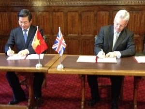 Vietnam, Britain release joint statement  - ảnh 1